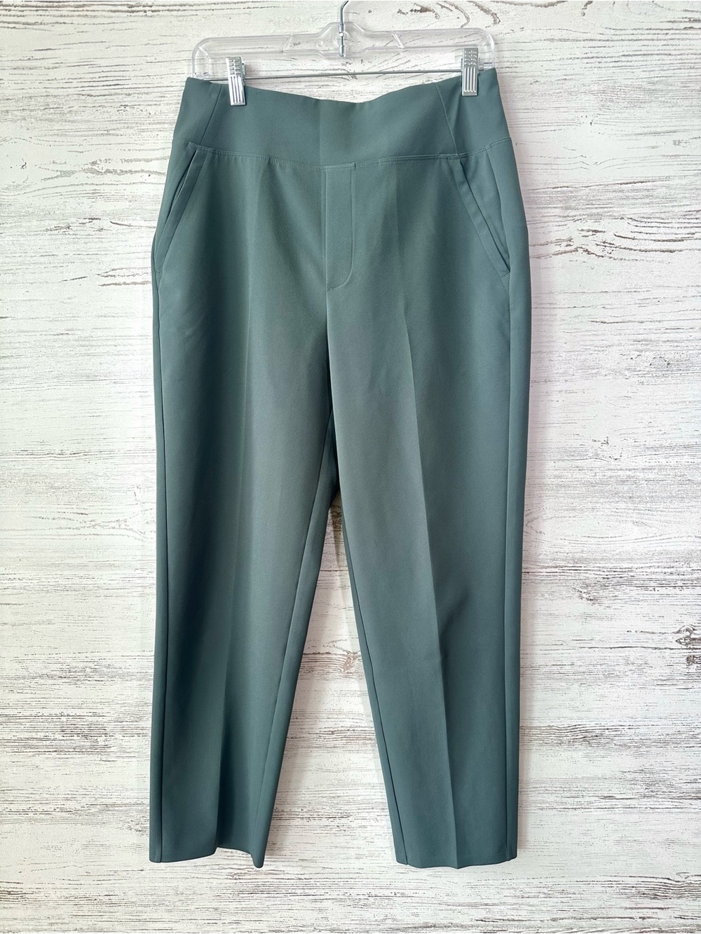 ATHLETA Endless High Rise Pant 6 in Botanical Green Straight Leg - Picture 4 of 11